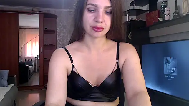 Rina_Rouse Adlı Modelin Canlı XXX Sohbeti