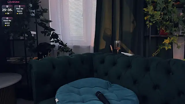 צ'אט XXX בשידור חי של InesPiek