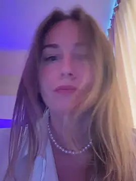 valeria_vv Adlı Modelin Canlı XXX Sohbeti