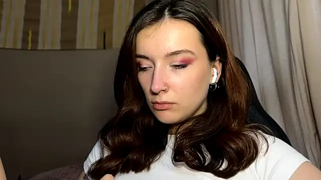 StellaMoour Adlı Modelin Canlı XXX Sohbeti