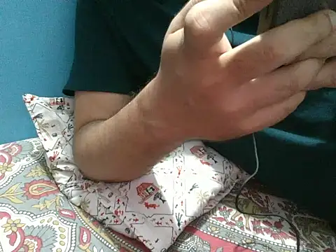 Precumboner 即時 XXX 聊天