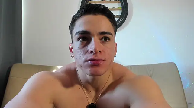 Enzo_Vega Chat XXX in diretta