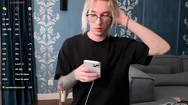 FelixMod live XXX chat