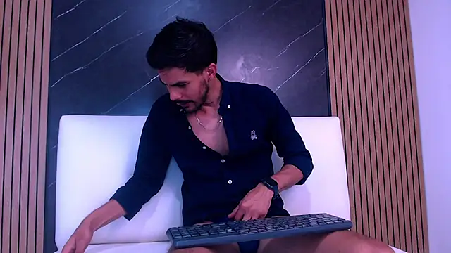Chat +18 de Leo_vesper1 ao vivo