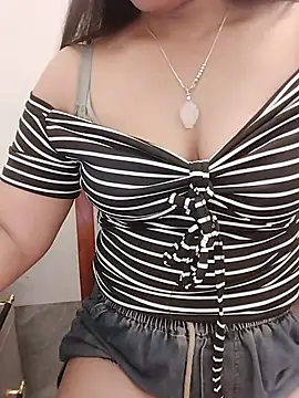 Kelly-sex69 Adlı Modelin Canlı XXX Sohbeti