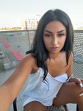 Mia_spicyy Adlı Modelin Canlı XXX Sohbeti