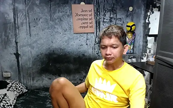 צ'אט XXX בשידור חי של asianboi1111