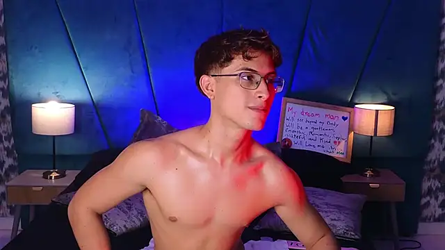 Czat XXX na żywo – Aaron_Eze