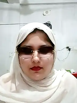 Nusrat-N Adlı Modelin Canlı XXX Sohbeti