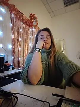 دردشة Juicy_PeachLux الجنسية المباشرة