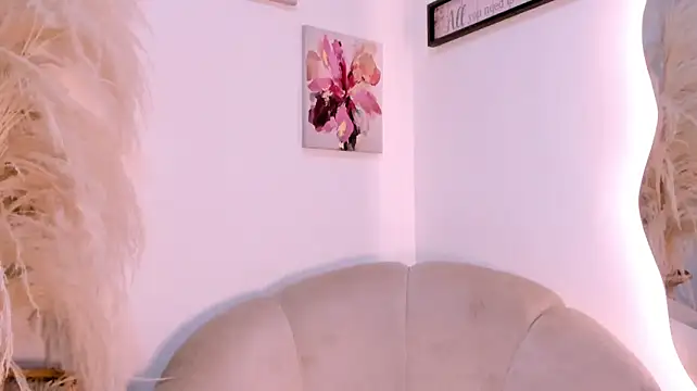 SagiraBelle Adlı Modelin Canlı XXX Sohbeti