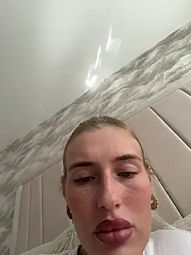 blondetart69 Adlı Modelin Canlı XXX Sohbeti