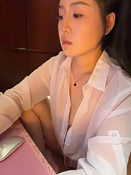 momoli60's Live XXX Chat