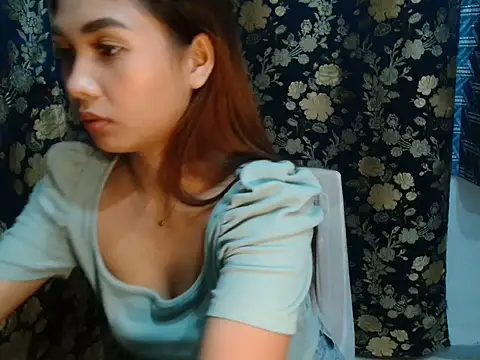 pretty_isang Adlı Modelin Canlı XXX Sohbeti
