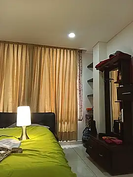 Chat +18 de MiaIsabela_ ao vivo