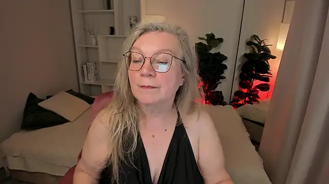 Chat +18 de NataliMellow ao vivo