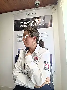 Valentina--1's Live XXX Chat