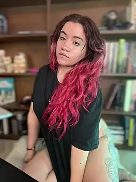 NikkiNix Adlı Modelin Canlı XXX Sohbeti