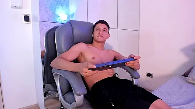 צ'אט XXX בשידור חי של Simon_Axe