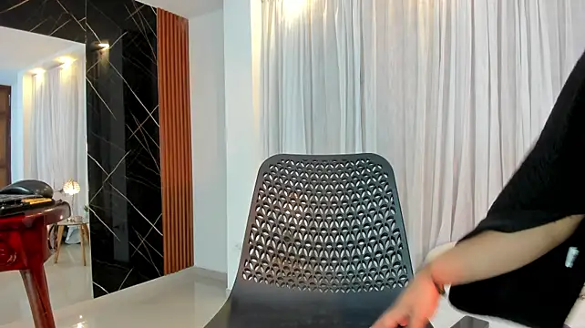 Chat +18 de Vicky_Hottman ao vivo