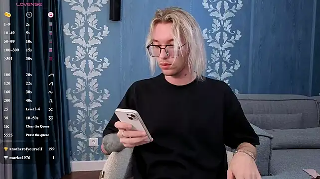 FelixMod live XXX chat