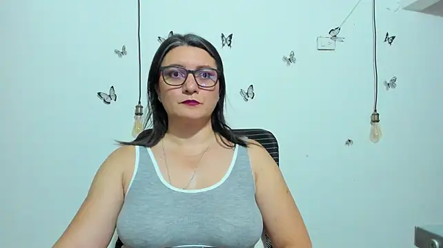 دردشة Amie_Adams82_ الجنسية المباشرة