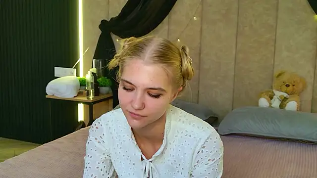 4example_Chloe Adlı Modelin Canlı XXX Sohbeti