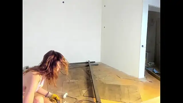 دردشة YourSuperModel الجنسية المباشرة