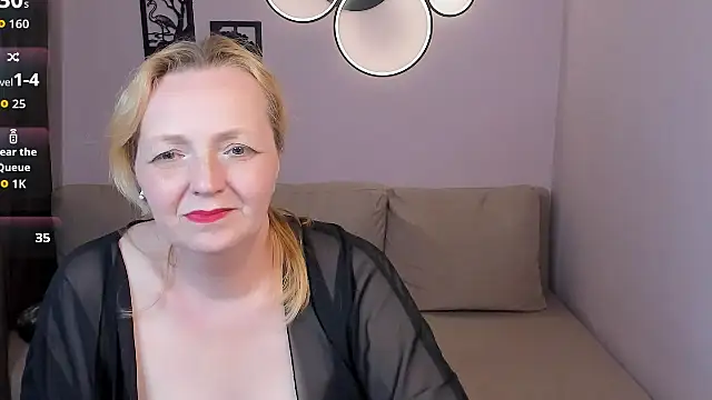 Karen_Villis Adlı Modelin Canlı XXX Sohbeti