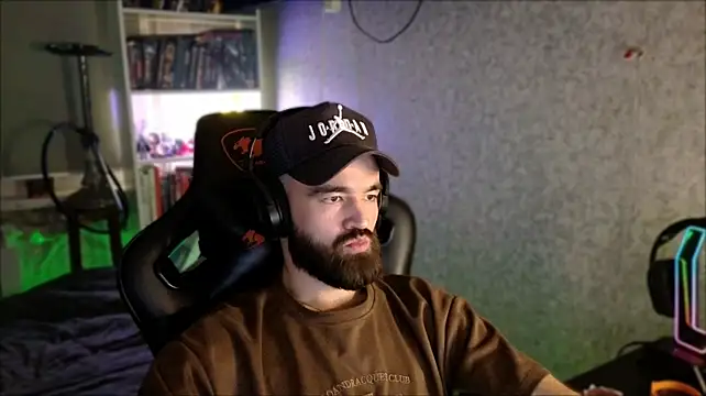 צ'אט XXX בשידור חי של _Serious_Man