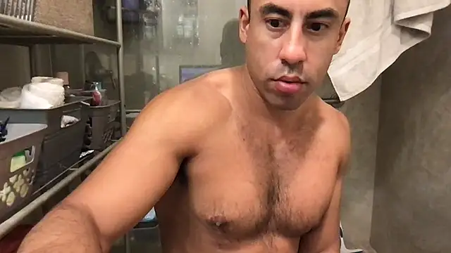 XXX chat uživo modela BigGuyMuscle