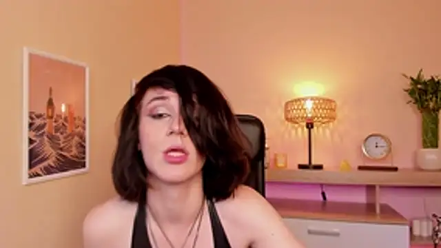 MickeQuinee's Live XXX Chat