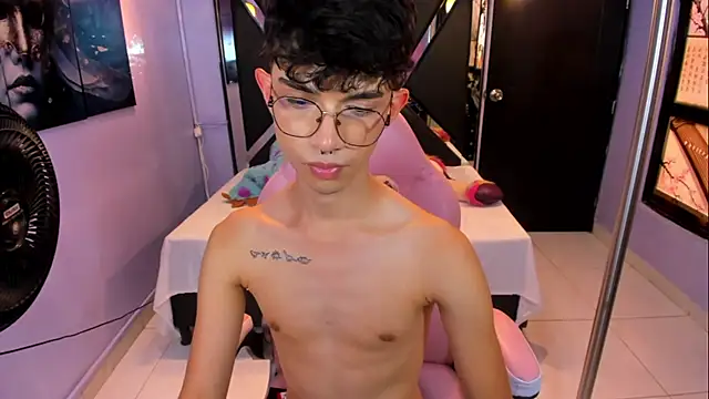 LiamHeatx Live XXX-Chat