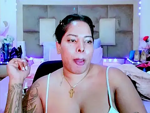 indiantopaz694u's Live XXX Chat