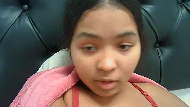 indianaphrodite1 Adlı Modelin Canlı XXX Sohbeti