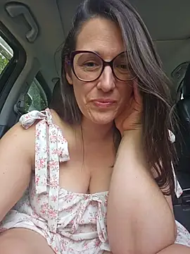 bella-louva Adlı Modelin Canlı XXX Sohbeti