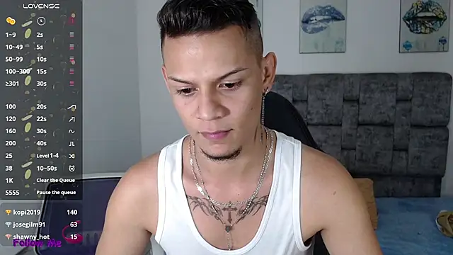 axcel_boy_ Adlı Modelin Canlı XXX Sohbeti