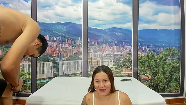 NoellisAndDuvan's Live XXX Chat