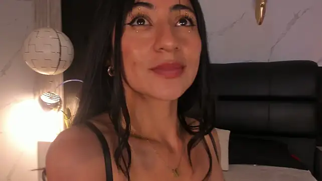 Velvet_GG Adlı Modelin Canlı XXX Sohbeti