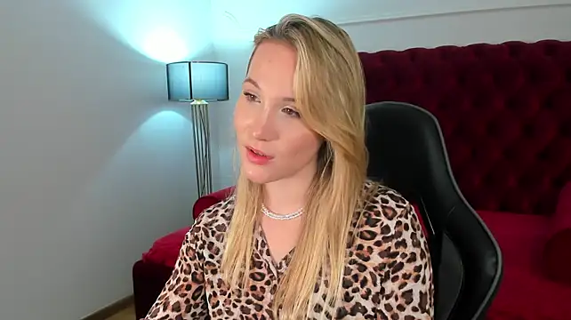 ElaraVoltage Chat XXX in diretta