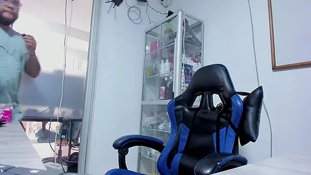 VINCEDMAGLIOO's Live XXX Chat