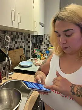 Monageil Adlı Modelin Canlı XXX Sohbeti