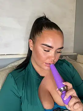 Chat +18 de MaddisonWhitex ao vivo