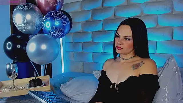 HollyGrey_ Chat XXX in diretta