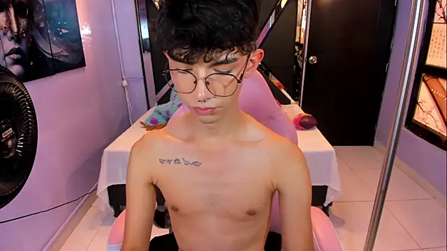 LiamHeatx 라이브 XXX 채팅