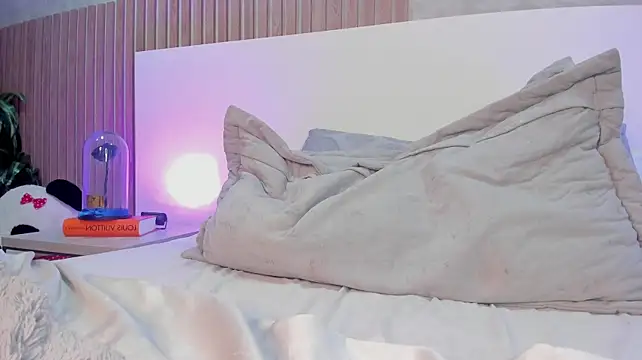 XXX chat uživo modela IsisJames_