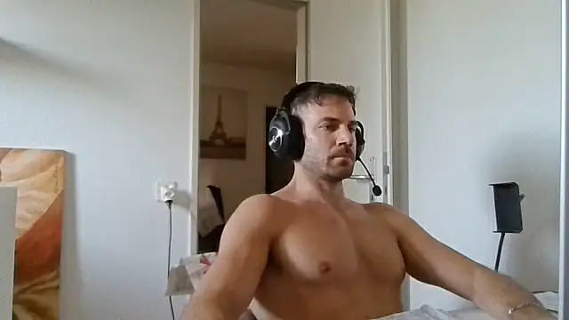 alpha-hunk live XXX chat