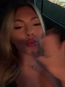 FrancescaNappi Adlı Modelin Canlı XXX Sohbeti
