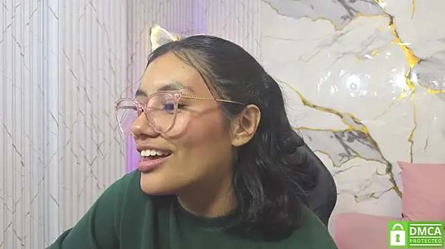 Chat +18 de PEACHY_TAY ao vivo