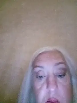 Julia20X Adlı Modelin Canlı XXX Sohbeti
